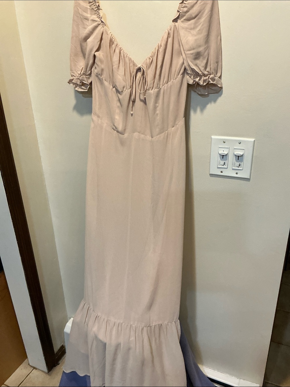 REFORMATION CABERNET DRESS - Picture 3 of 5